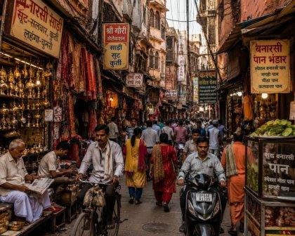 Shopping lanes in Varanasi